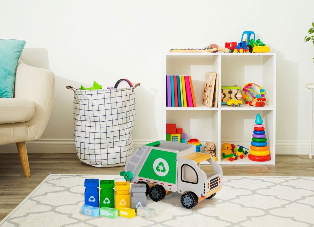 Houten Vuilniswagen met Kiepmecanisme en 4 Containers