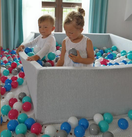 Soft Jersey ball pit with 900 balls, 120x120 cm