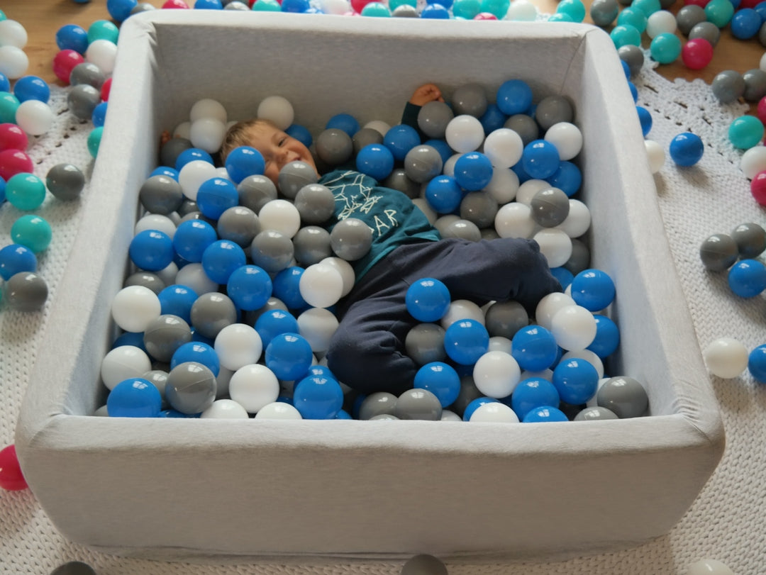 Soft Jersey ball pit with 300 balls, 90x90 cm