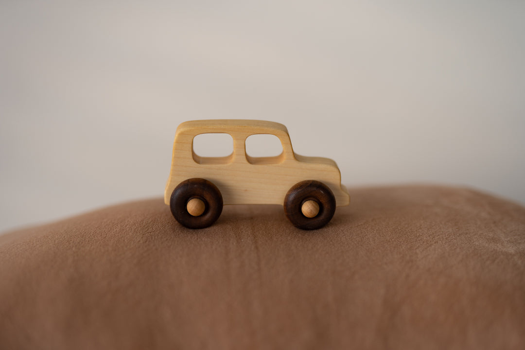 Houten auto - Offroad - Terreinwagen - Jeep