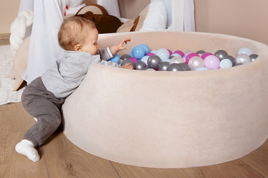 Velvet ball pit + 300 balls