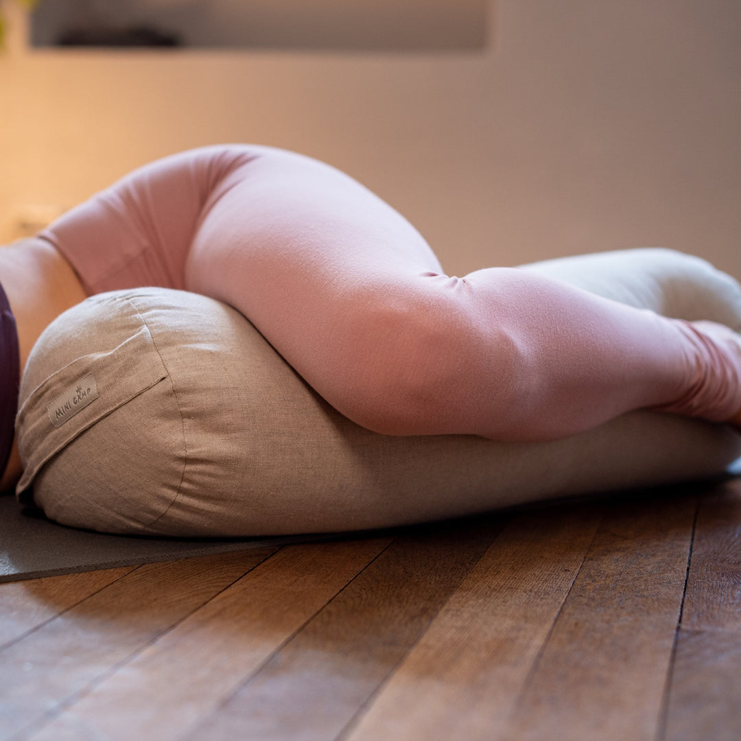 Linen Yoga Bolster and Meditation Cushion – Dusty Pink, 60 × 22 cm