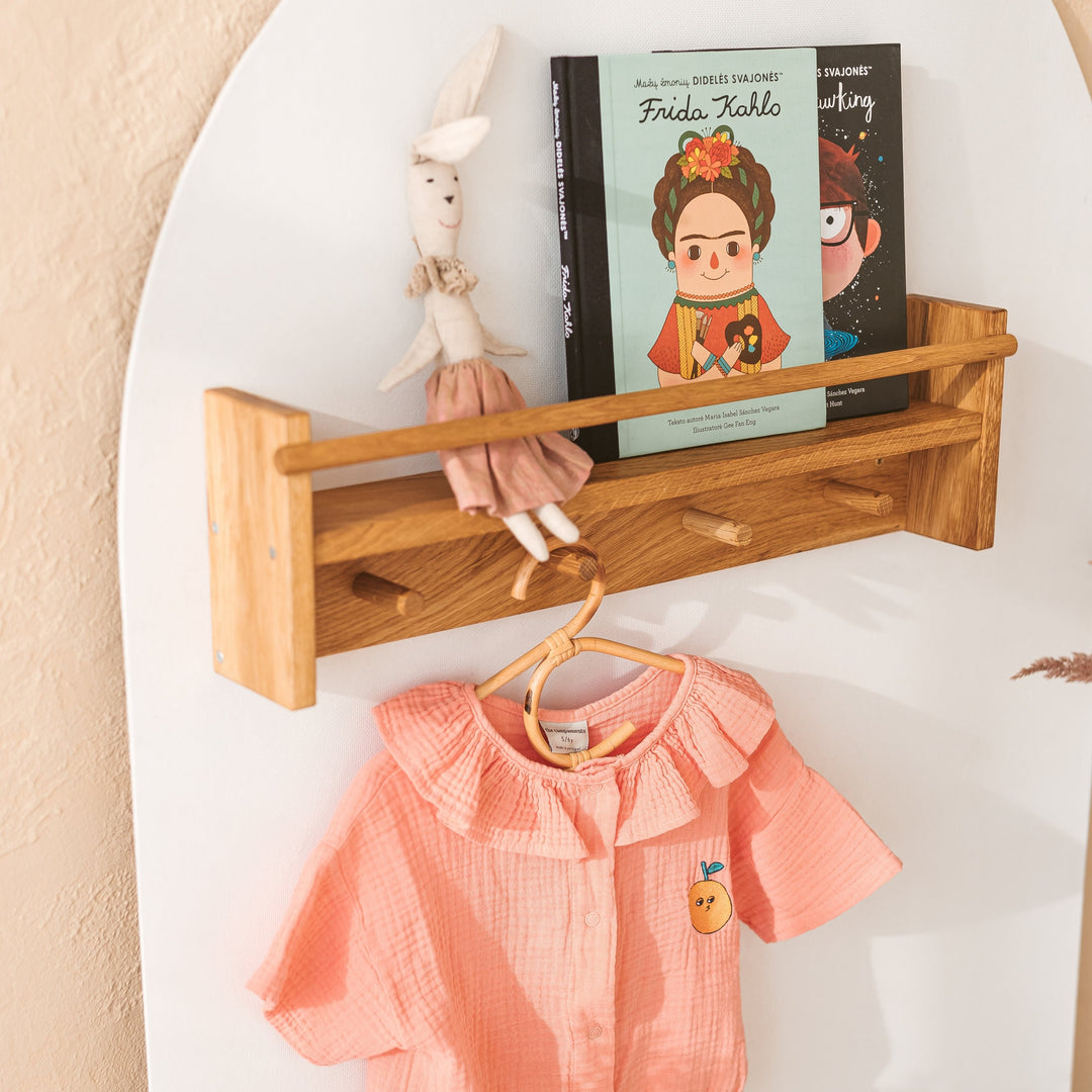 Solid Oak Kids Bookshelf with Rail and 4 Hooks – 58.5 cm