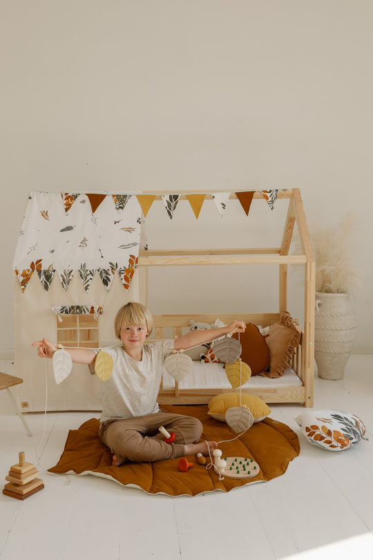 Organic Cotton and Linen Leaf Playmat - Caramel